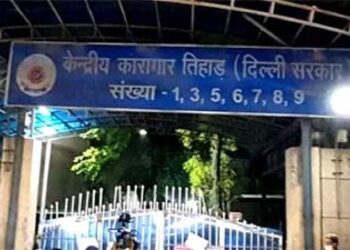 تہاڑ کے جیلر دیپک شرما سے 50 لاکھ روپے کی ٹھگی