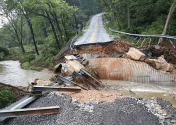 کیپشن کا کھیل معمہ نہیں دیوانوں کا!