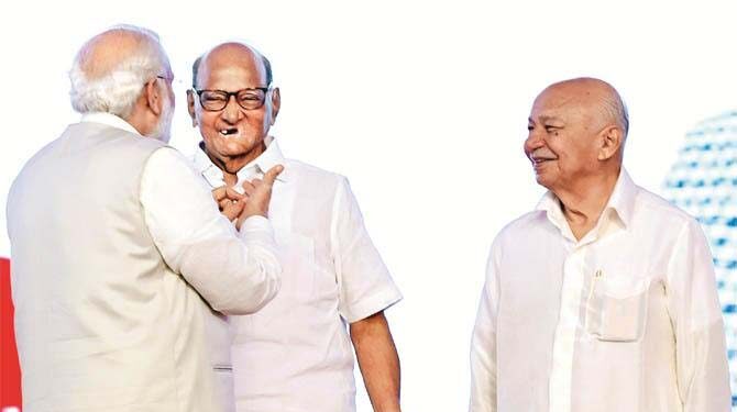 مودی کو لوک مانیہ تلک ایوارڈ ، شرد پوار کی مبارکباد، لیکن تعریفوں سے گریز