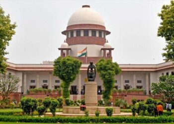 سپریم کورٹ، گجرات ہائی کورٹ پر برہم