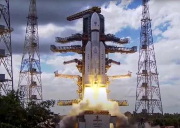 چندریان 3 کی چاند پر سافٹ لینڈنگ کے لیے ملک بھر میں پوجا ارچنا کی گئی