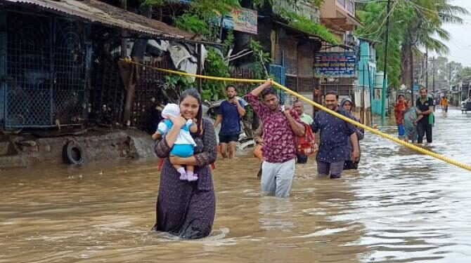 گجرات کے محتلف اضلاع میں شدید بارش کے بعد سیلابی صورتحال