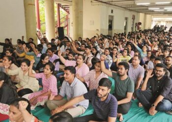 احمد آباد میں۱۲۰۰؍ریزیڈنٹ ڈاکٹروں کی غیر معینہ ہڑتال