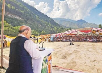 راج ناتھ سنگھ کی پاکستان کو گفتگو کی مشروط پیشکش