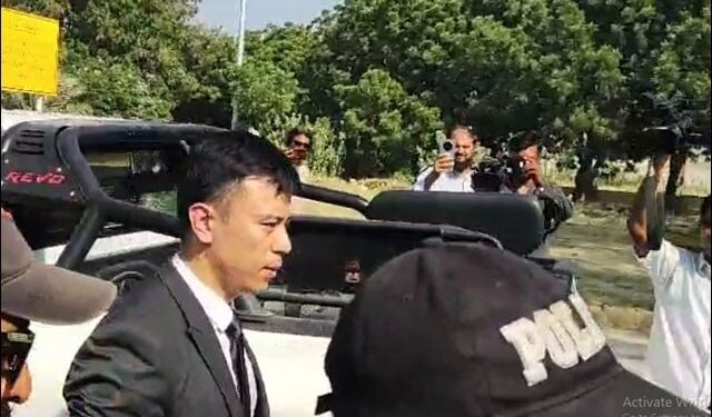 ایئرپورٹ دھاکا، چینی آفیشل کا جائے وقوع کا دورہ