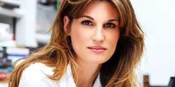 عمران خان کے سیل میں مکمل اندھیرا ہے، باہر نکلنے کی بھی اجازت نہیں، جمائما