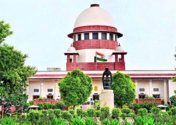 SC seeks Centre’s response on protecting data on mobiles, laptops seized during probe